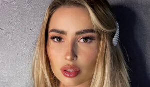 Elena Kamperi InstaBiography Instagram Biography