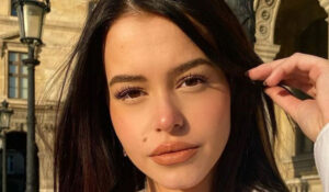 Lea Elui InstaBiography | Instagram Biography