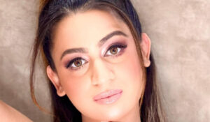 Kenisha Awasthi InstaBiography | Instagram Biography