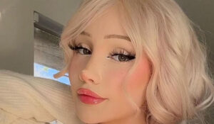 Lena Kitsune - Bio, Age, Height, Wiki | Instagram Biography