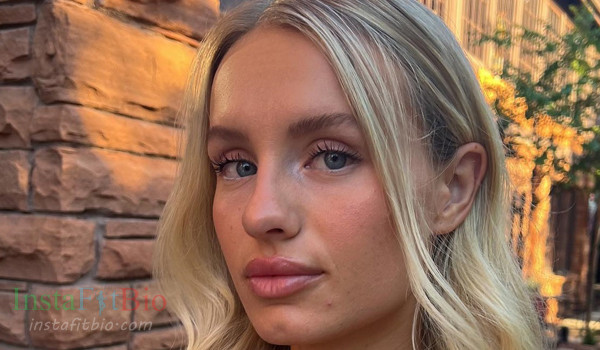 Vega Thompson - Bio, Age, Height, Wiki | Models Biography